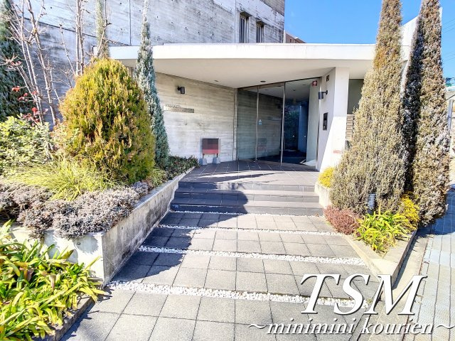 ＰＲＩＭＡＵＴＥ枚方公園のエントランス|オートロックあり