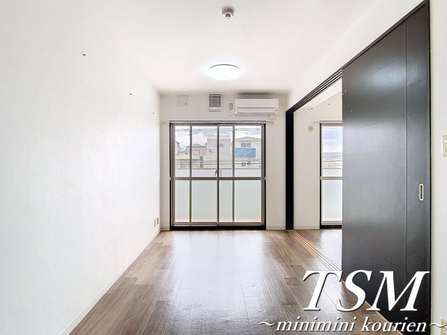 ＰＲＩＭＡＵＴＥ枚方公園の居間・リビング