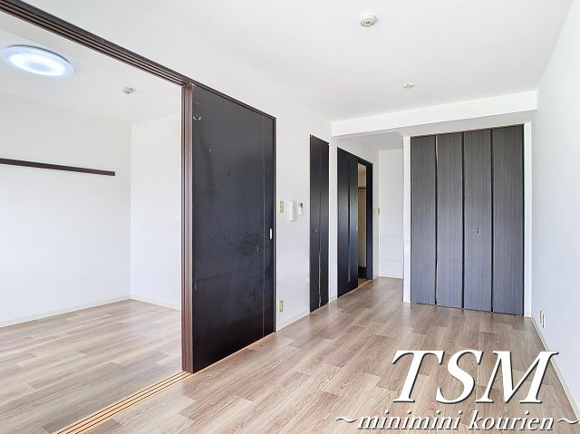 ＰＲＩＭＡＵＴＥ枚方公園の居間・リビング