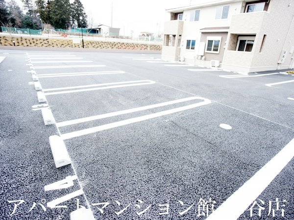 グランスタMJⅡの駐車場