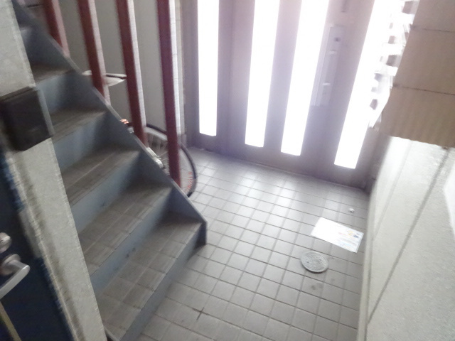 ラ・コート滝谷　B棟のエントランス