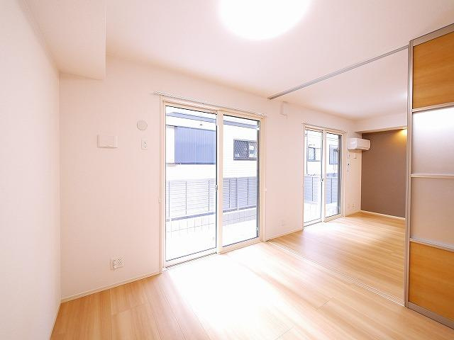 ヴェルドミール・ムツミの寝室|落ち着いて過ごせるお部屋なので、寝室にいかがでしょうか
