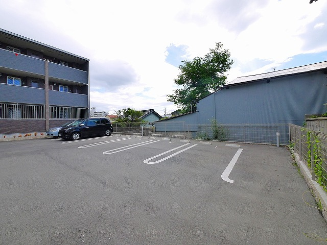 プラシード（奈良市）の駐車場|駐車場に車を止められます