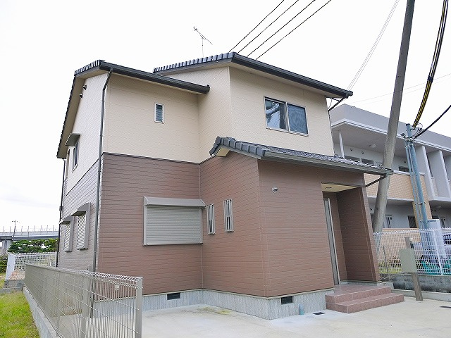 新梅森貸家の外観