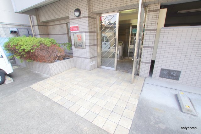 エイペックス天神橋1のエントランス