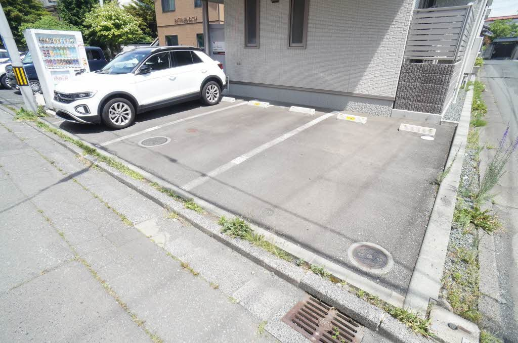 シャーメゾンフェスタの駐車場