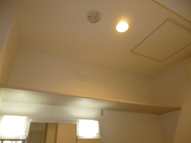 クラレッドマーレの洗面所|洗面所棚