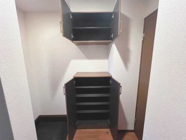 ビレッジフィールドの玄関