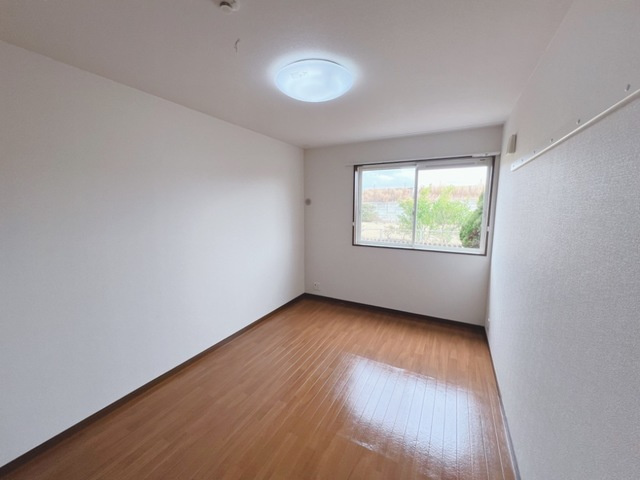 ビレッジフィールドの洋室