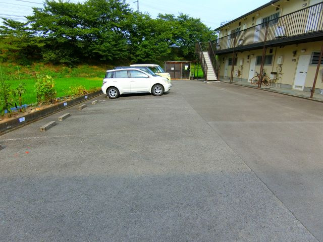 寿里マンションの駐車場