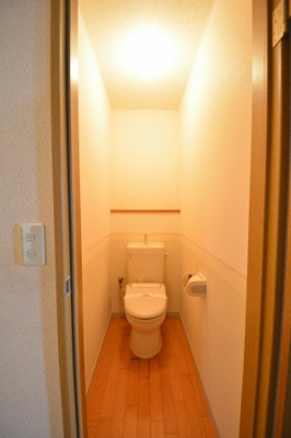 【トイレ】 | ハイセレールセレブA | 清潔感のあるトイレです