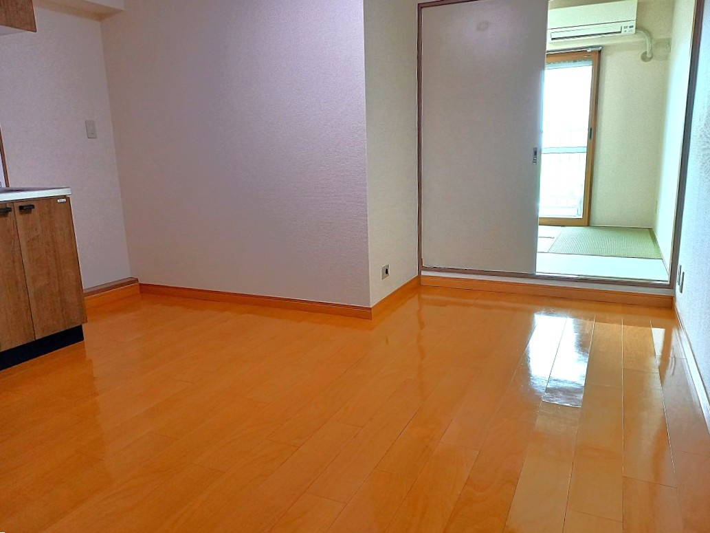 赤門ロイヤルハイツの居間・リビング|ダイニングキッチン