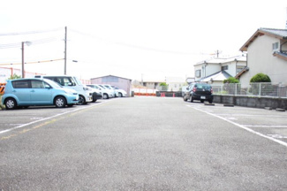 【駐車場】