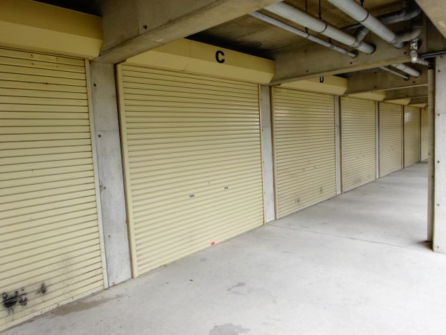 エクセル酒谷の駐車場