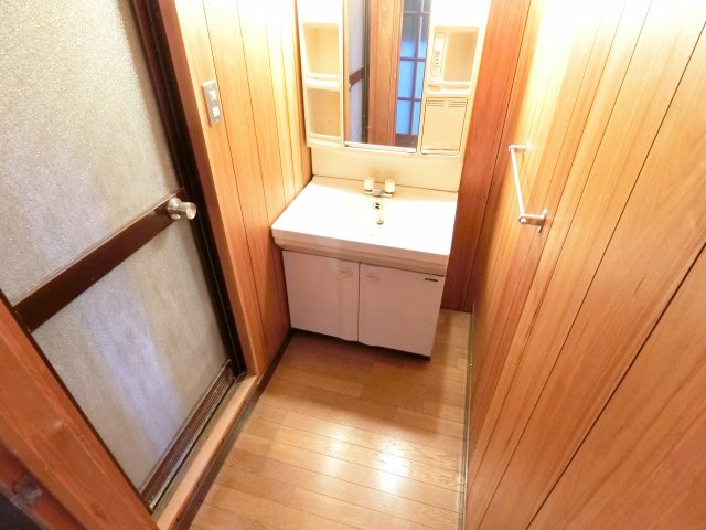 エクセル酒谷の洗面所