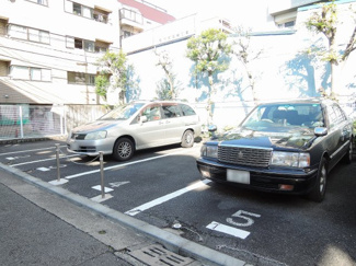 【駐車場】