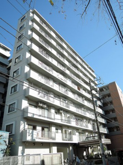 【外観】 | 横浜市営地下鉄ブルーライン「吉野町」駅徒歩1分とアクセス良好♪