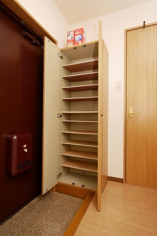 メゾン長束西の玄関|メゾン長束西202