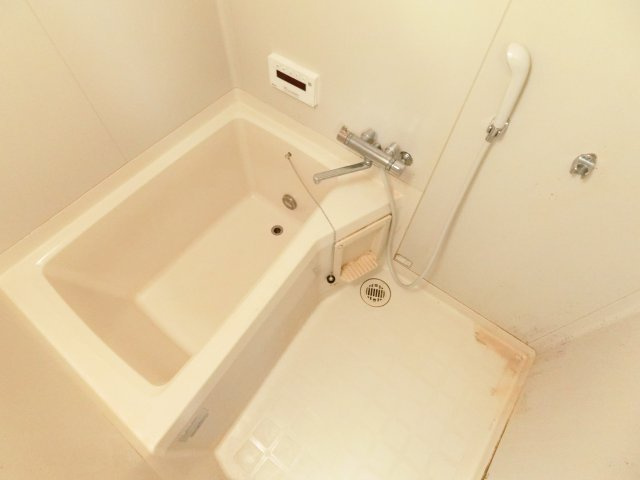 サンハイツ西井Ⅱの浴室|同物件別部屋イメージ写真