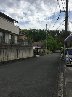 【前面道路含む現地写真】 | 外観 南側6ｍ道路(西側から)