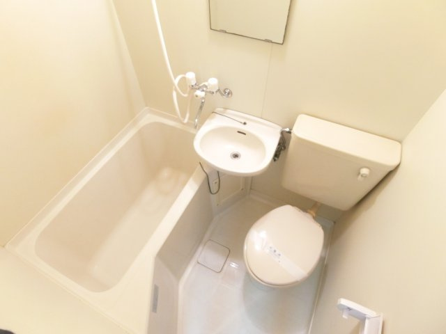 フォンタル西板持Ａ棟の浴室