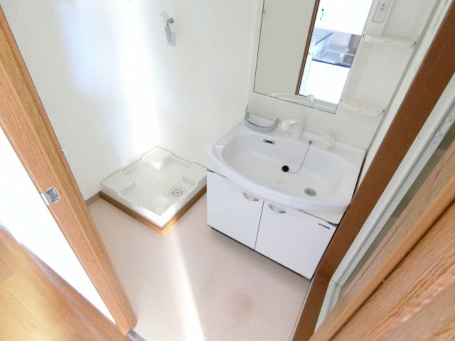 フジパレス楠町の洗面所