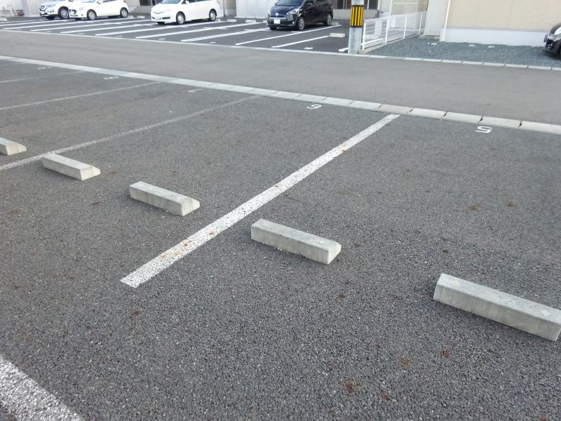 サンフラワーYの駐車場