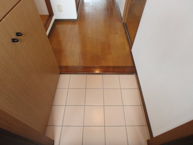 メゾン桐ヶ丘の玄関