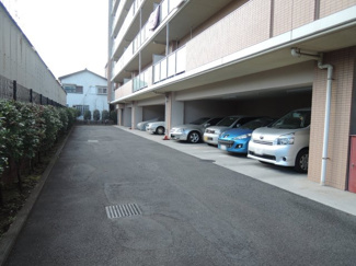 【駐車場】