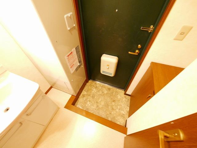 メゾンK’sの玄関|落ち着いた玄関です