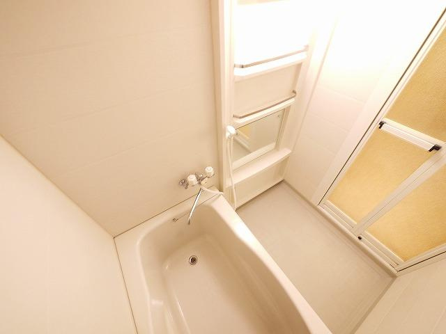 メゾンK’sの浴室|日々の疲れを癒すお風呂付です