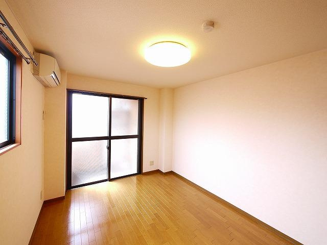 メゾンK’sの洋室|コンパクトで使いやすい洋室です