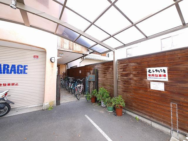 メゾンK’sのエントランス|建物の内部です