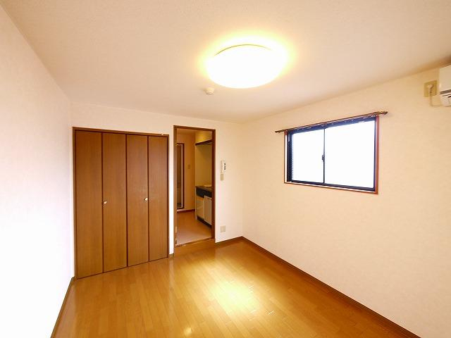 メゾンK’sの洋室|コンパクトで使いやすい洋室です