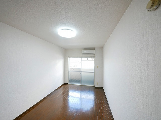 新大マンションの洋室