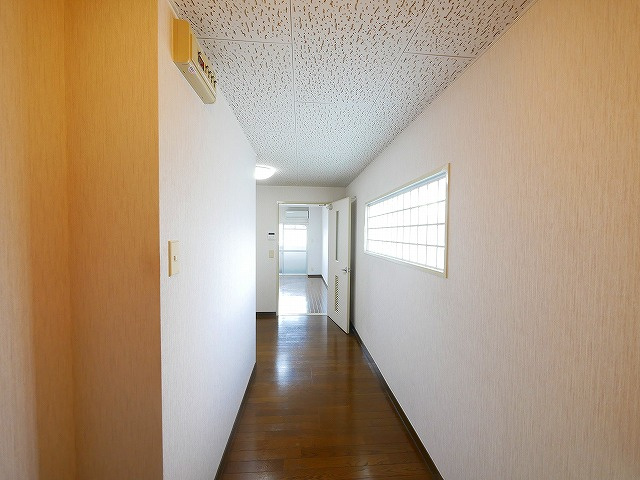 新大マンションの玄関