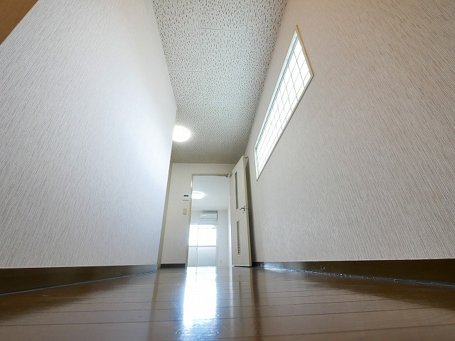 新大マンションの玄関