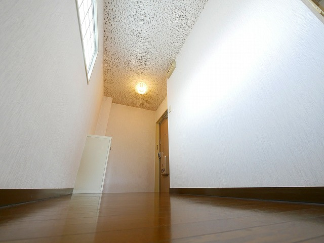 新大マンションの玄関