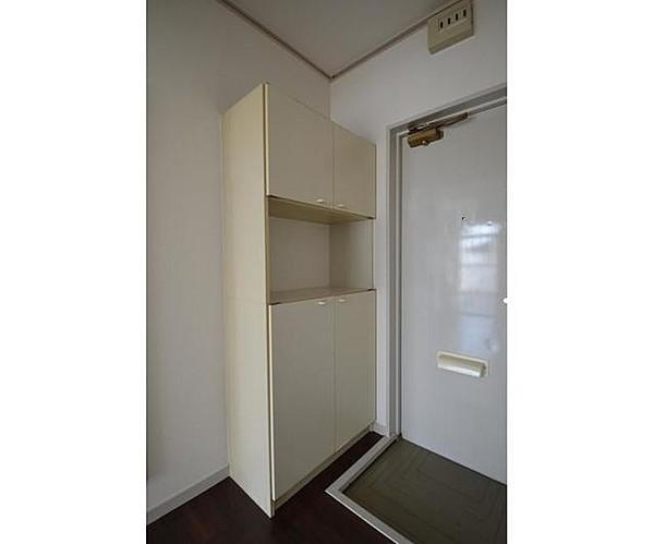 エステートピア楡の玄関