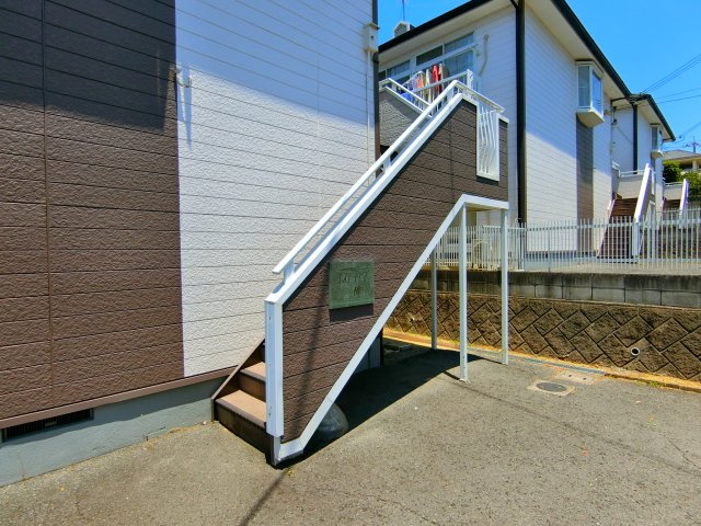 エステートピア楡のエントランス