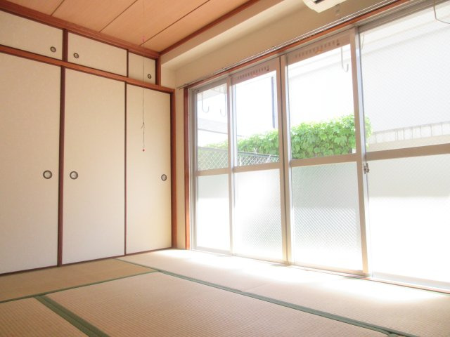 明石ロイヤルマンションの和室