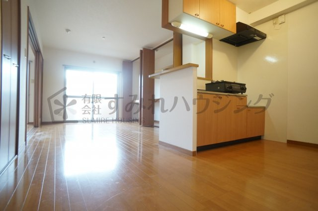 サンボナール・コートの居間・リビング|参考、同建物・同間取りの号室