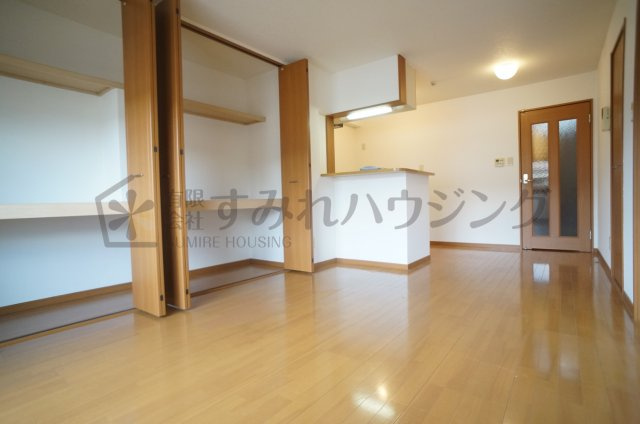 サンボナール・コートの居間・リビング|参考、同建物・同間取りの号室