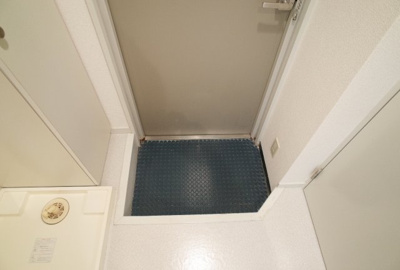 【玄関】 | ヤングリーブス岡本