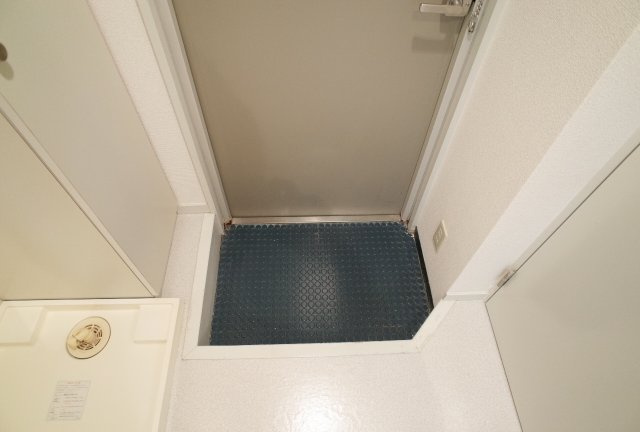 【玄関】 | ヤングリーブス岡本