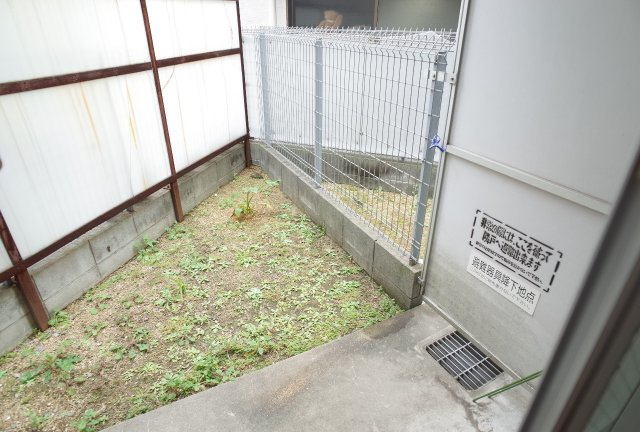 【庭】 | ヤングリーブス岡本