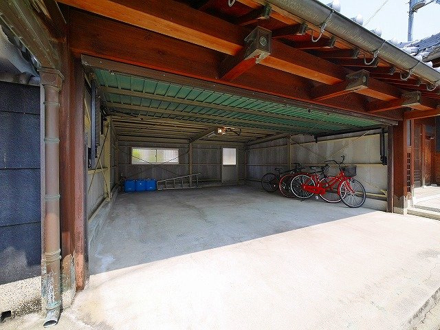勾田町一戸建の駐車場