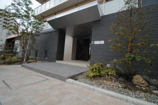 久留米市諏訪野町の賃貸マンションの玄関