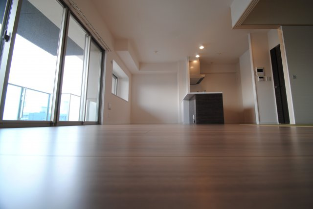 久留米市諏訪野町の賃貸マンションの居間・リビング