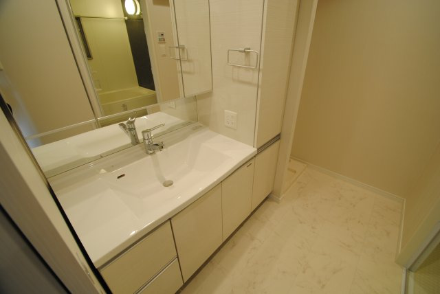 久留米市諏訪野町の賃貸マンションの独立洗面台